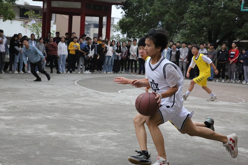 邵陽市華龍中學,邵陽中學教育,高中教育,師資雄厚,名優(yōu)教師