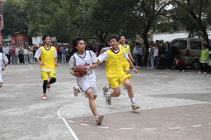 邵陽市華龍中學,邵陽中學教育,高中教育,師資雄厚,名優(yōu)教師